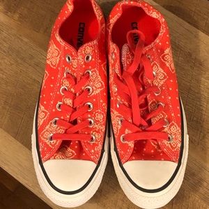 NWOT Women’s Size 8 Pink Converse Low Tops